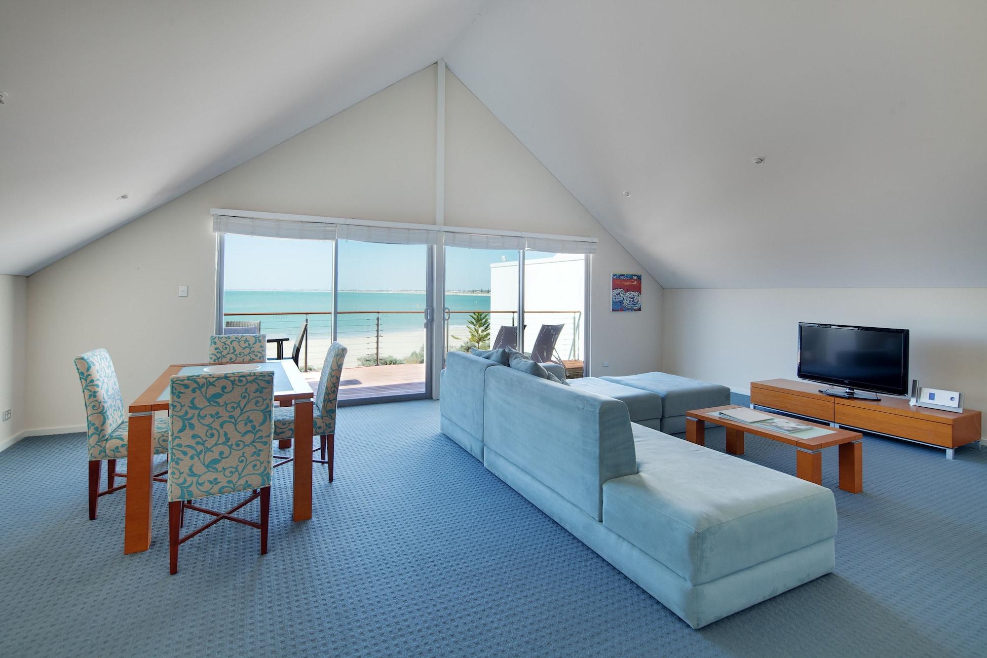 Seashells Mandurah Hotel Exterior photo