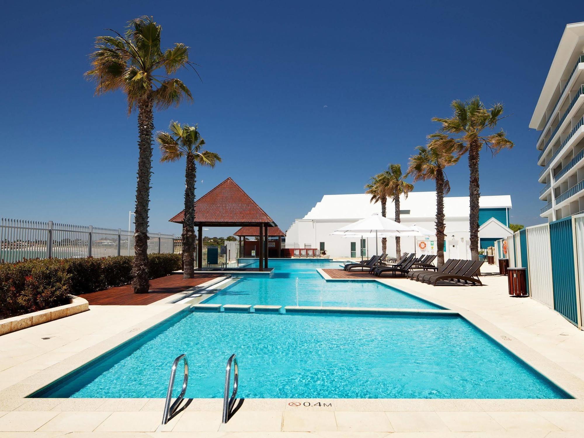 Seashells Mandurah Hotel Exterior photo